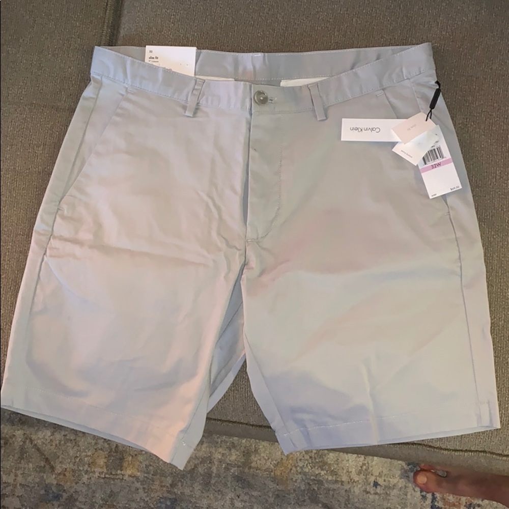 [NEW] Calvin Klein slim fit shorts (size 32)